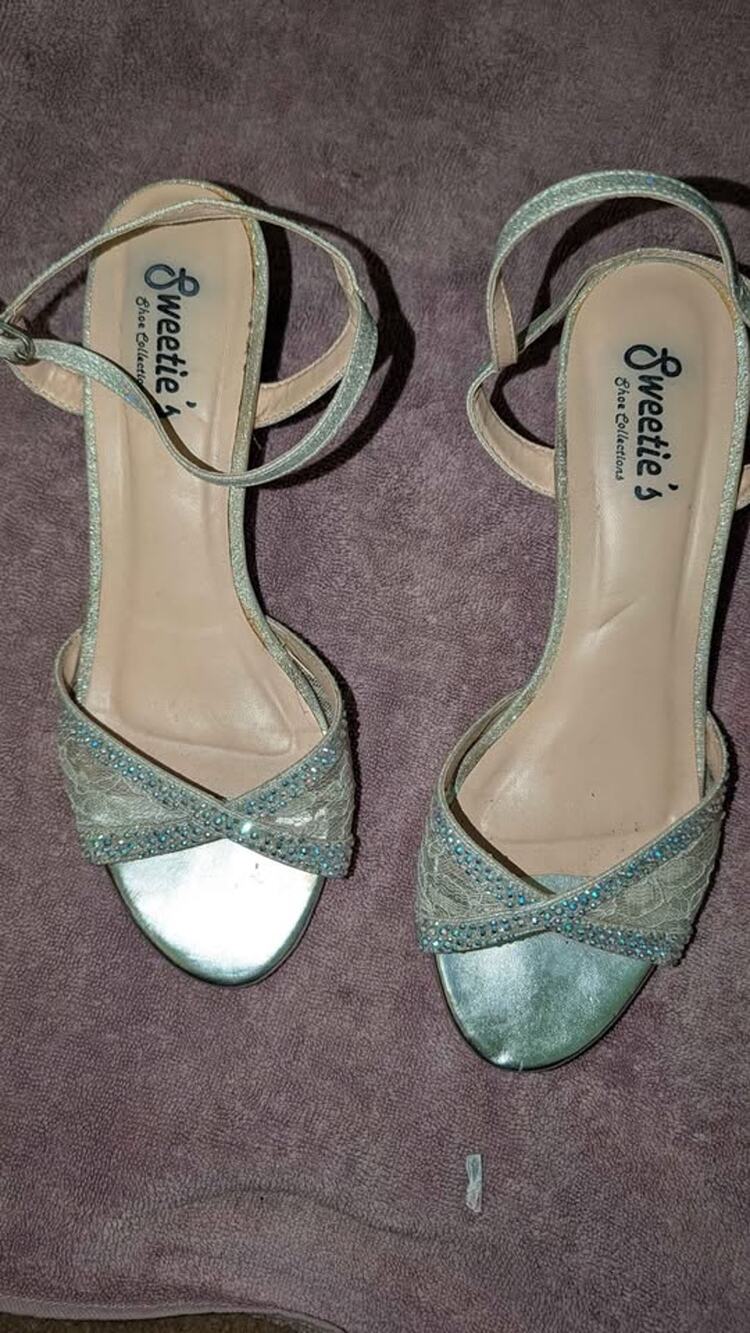 Sweetie's Shoe Collections Sabina Silver Glitter Heels Size 9